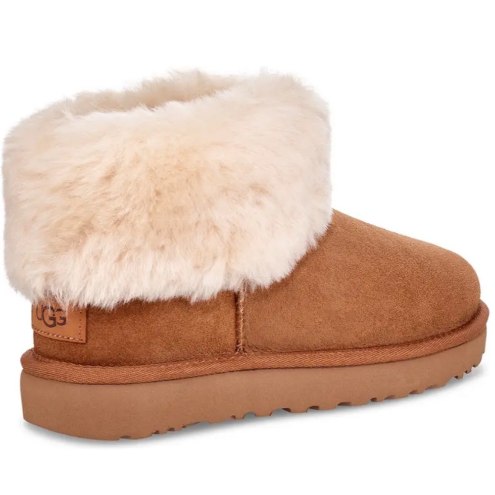 UGG classic mini fluff size US 6